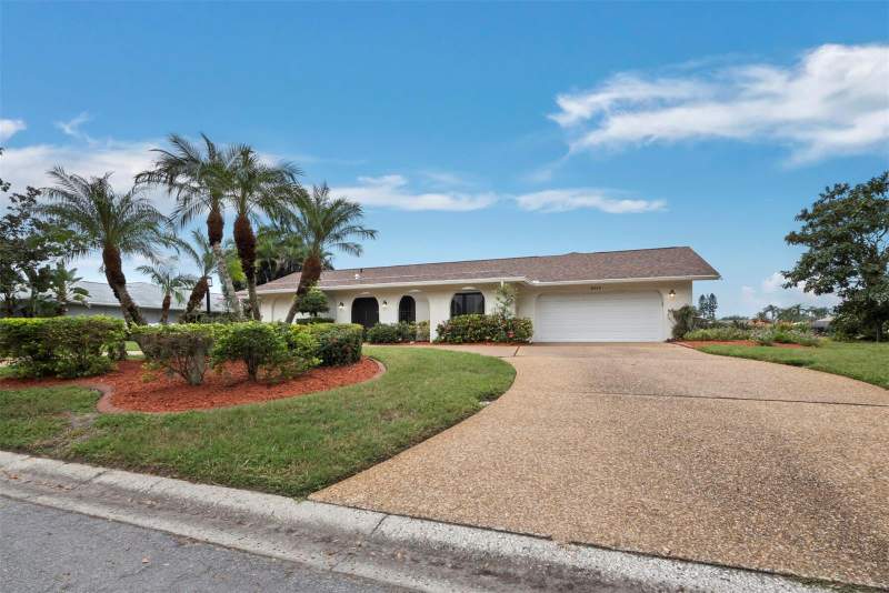 3 bedroom Single Family Residence at 6945 Country Lakes Circle, Palm-Aire At Sarasota Unit 7 Ph 1, Sarasota — photo 2