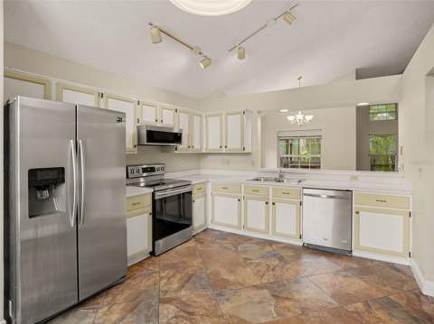 10728 Spring Brook Lane, Orlando FL - photo 13 of 33