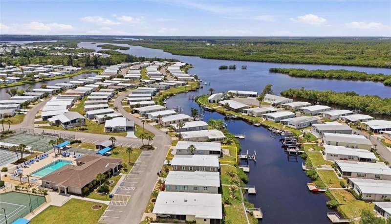 118 MARTINIQUE ROAD home for sale in Lazy River Mobile Home Park