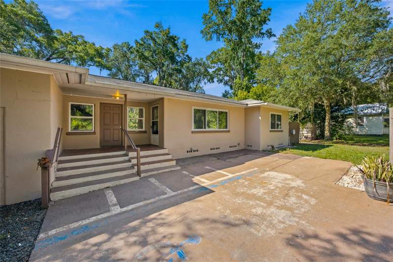 3 bedroom Single Family Residence at 5762 S Agnew Road, Belleview, Belleview — photo 5