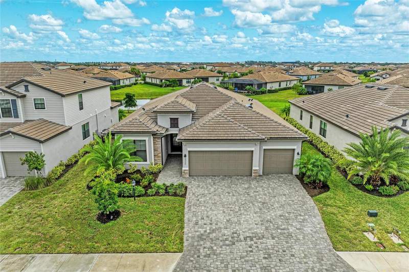 15332 SERENE SHORES LOOP home for sale in Lorraine Lakes at Lakewood Ranch