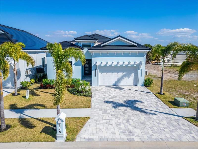 6542 SIMONE SHORES CIRCLE home for sale in Hemingway Estates Homes for Sale: 11 Homes, Median $720K