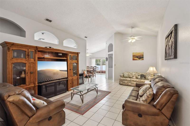 3 bedroom Single Family Residence at 527 Durango Loop Street, Westridge Ph 03, Davenport — photo 3