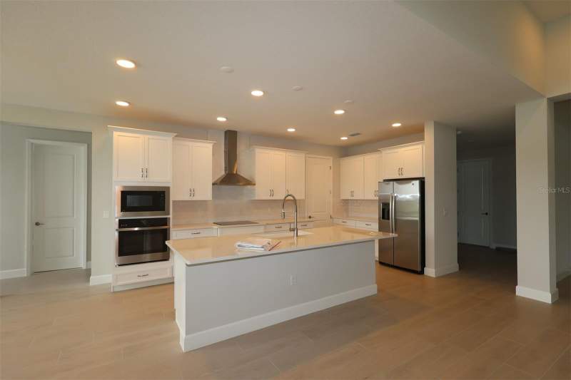 4 bedroom Single Family Residence at 17036 Overstory Road, Solace At Corner Lake, Orlando — photo 4