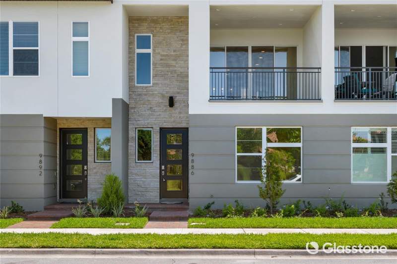 4 bedroom Townhouse at 9886 Bucklow Hill Drive, Eagle Crk Village K Ph 1B, Orlando — photo 1