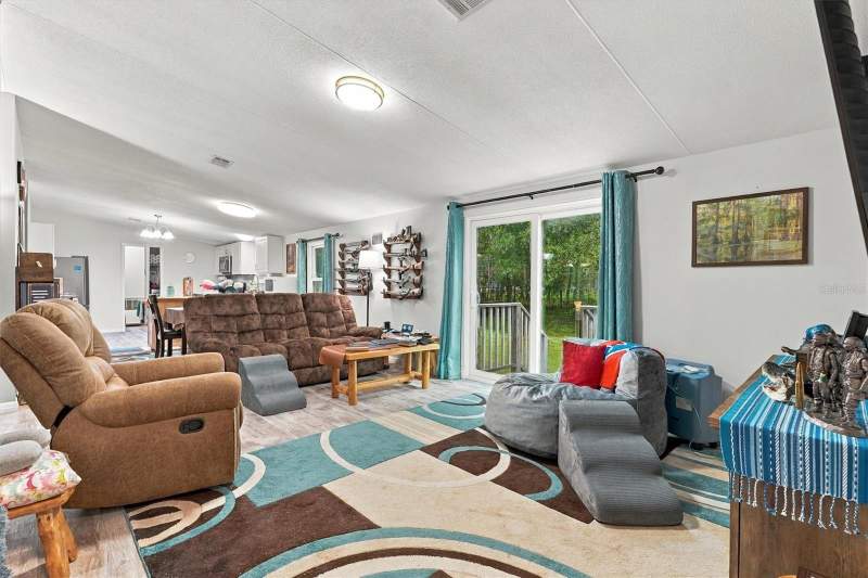 4 bedroom Manufactured Home at 17220 NE 28th Street, Pinewood Estates, Williston — photo 5