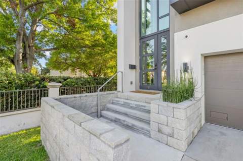 98 W Davis Boulevard, Tampa FL - photo 7 of 86