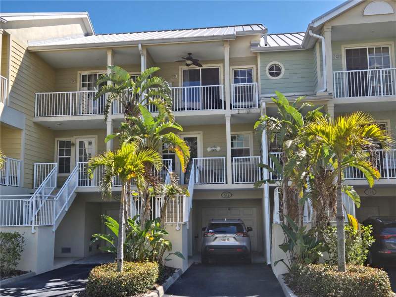 2 bedroom Townhouse at 547 Bahia Beach Boulevard, Bahia Beach Twnhms Ph 1A, Ruskin — photo 2