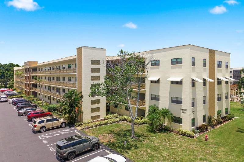 2 bedroom Condominium at 6070 80th Street #109, Terrace Park Of Five Towns, St Petersburg — photo 2