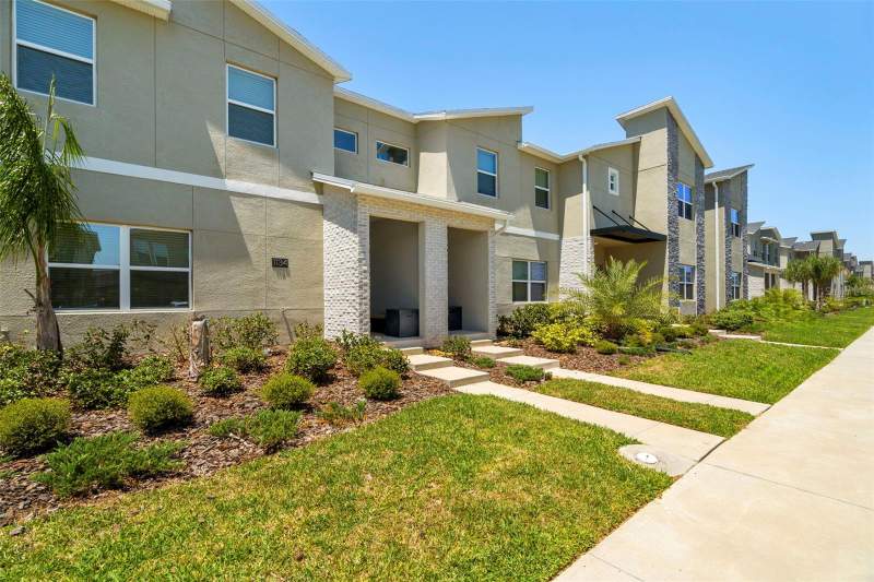 4 bedroom Townhouse at 1134 Kingsbarn Street, Stoneybrook South North Prcl Ph 7, Davenport — photo 2