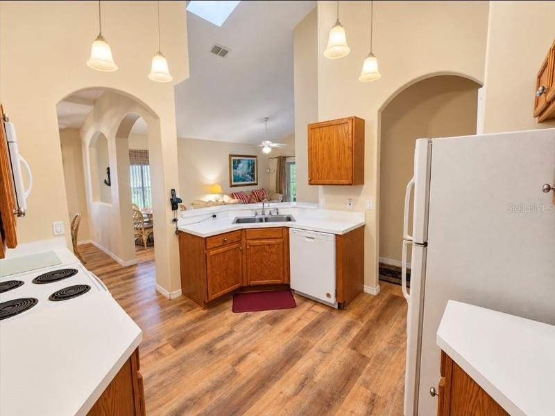 4 bedroom Single Family Residence at 4640 Eagle Peak Drive, Eagle Pointe Ph 2, Kissimmee — photo 5