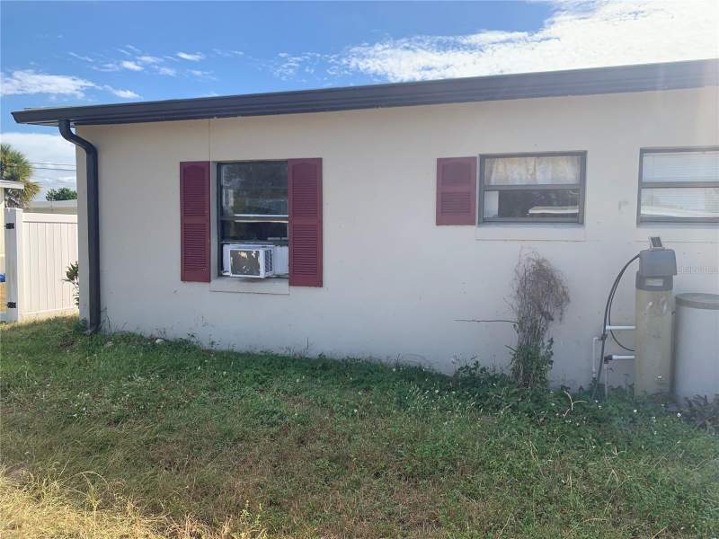 3 bedroom Single Family Residence at 21115 Glendale Avenue, Port Charlotte Sec 045, Port Charlotte — photo 4