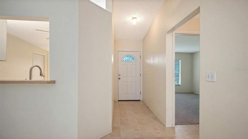 3 bedroom Single Family Residence at 6822 Tema Lane, Lake Sarasota, Sarasota — photo 4