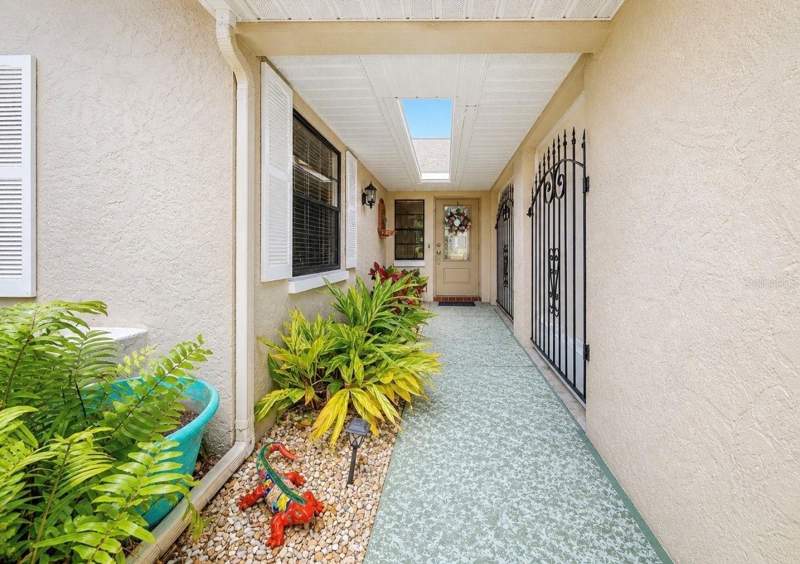 2 bedroom Half Duplex at 319 Linger Lane, Sun City Center Unit 47, Sun City Center — photo 5