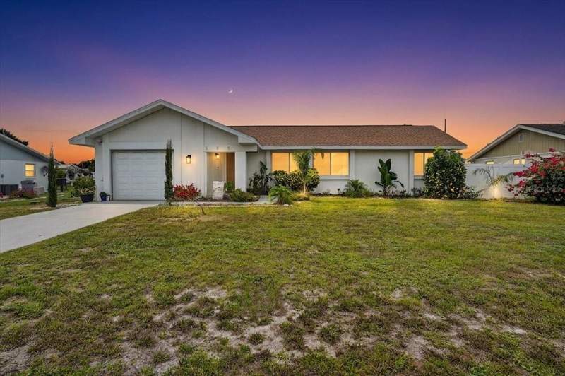 2 bedroom Single Family Residence at 885 Fairfax Terrace, Port Charlotte Sec 023, Port Charlotte — photo 2