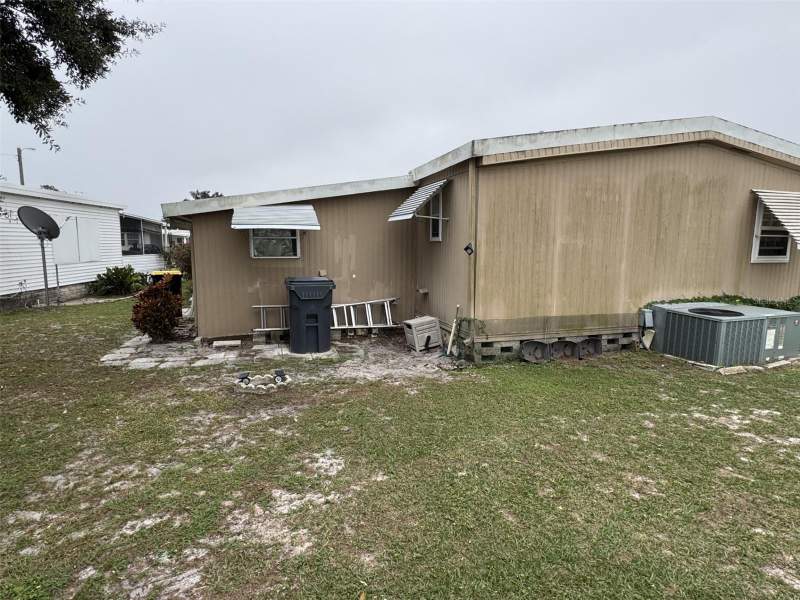 2 bedroom Manufactured Home at 9072 Lake Point Boulevard, Walk In The Water Village Unit 01, Lake Wales — photo 5