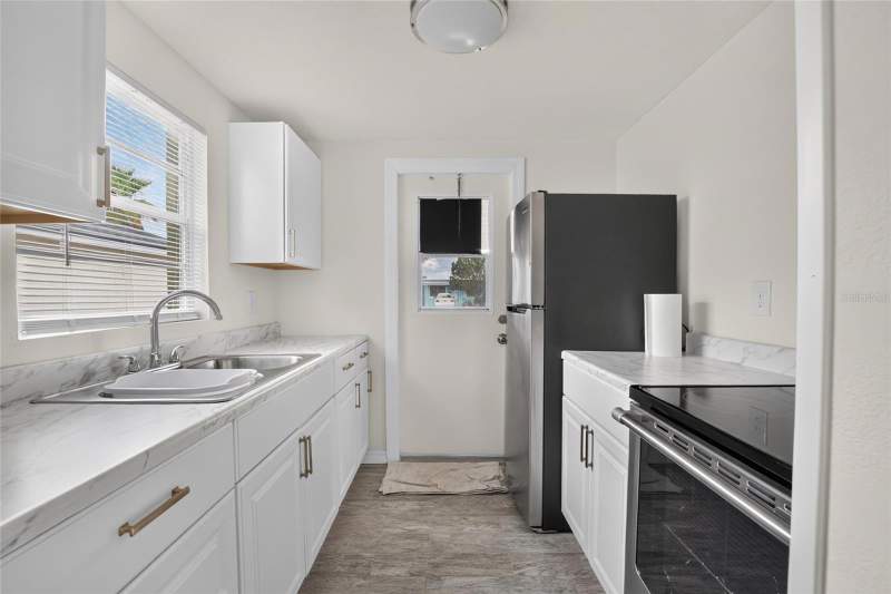 3 bedroom Single Family Residence at 4706 S 87th Street, Progress Village Unit 3 A, Tampa — photo 2