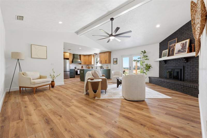 6 bedroom Single Family Residence at 4351 NE 210th Avenue, Williston, Williston — photo 3