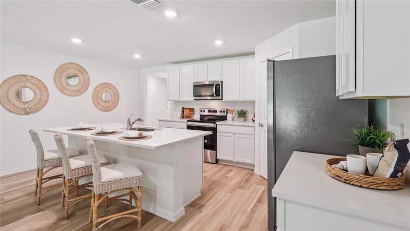 4 bedroom Single Family Residence at 2419 Ring Road, Spring Hill Unit 13 Hernando Spot Lots, Spring Hill — photo 5