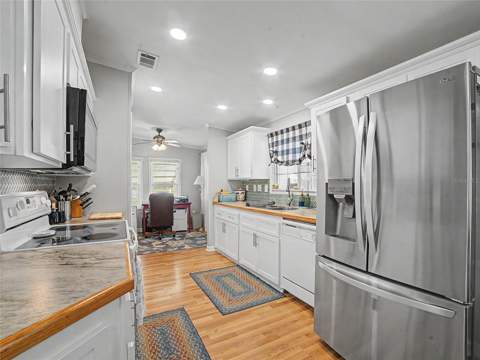 37513 Campo Avenue, Zephyrhills FL - photo 19 of 41