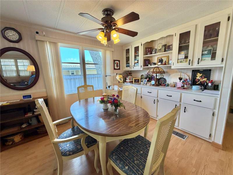 2 bedroom Mobile Home at 167 Jacaranda Drive, Hawthorne At Leesburg A Coop, Leesburg — photo 3