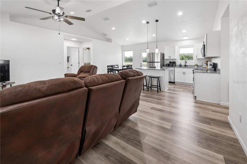4 bedroom Single Family Residence at 21411 NW 209th Terrace, High Springs, High Springs — photo 5