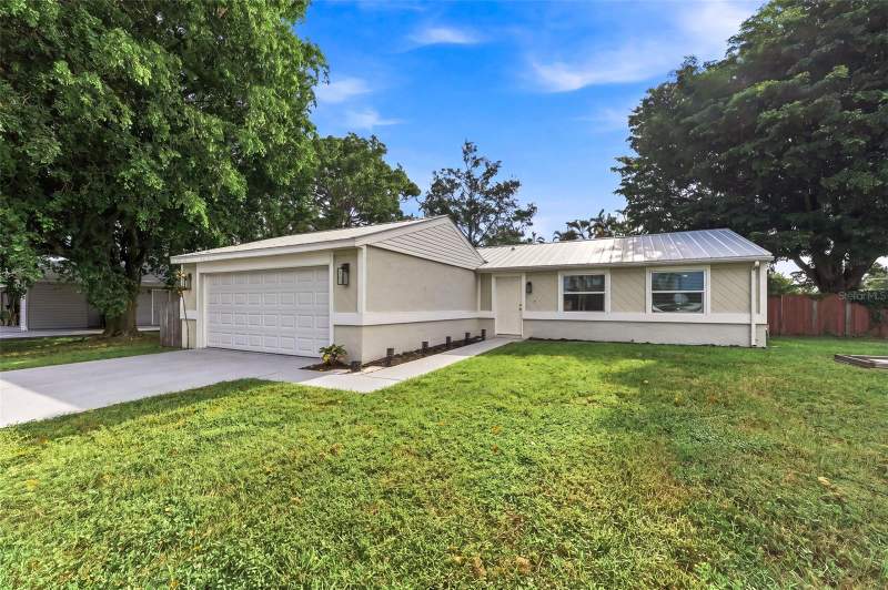 3 bedroom Single Family Residence at 17368 Lebanon Road, San Carlos Park Unit 13, Fort Myers — photo 3