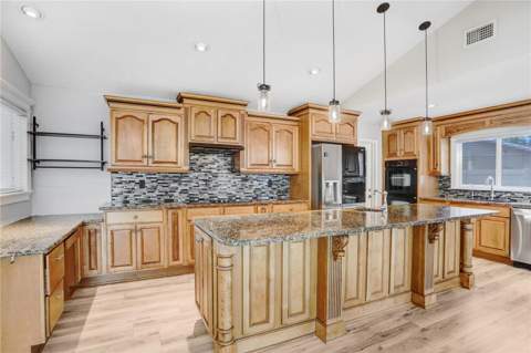 8404 Blackstone Court, Tampa FL - photo 7 of 36