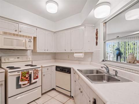 562 E Tarpon Boulevard, Port Charlotte FL - photo 6 of 6