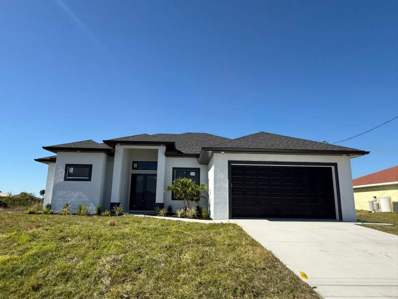 4 bedroom Single Family Residence at 1320 NE 14th Avenue, Cape Coral, Cape Coral — photo 2