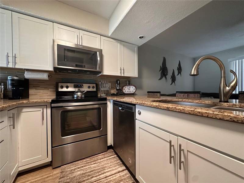 2 bedroom Condominium at 4923 25th Street #104, Grand Oaks, Bradenton — photo 4
