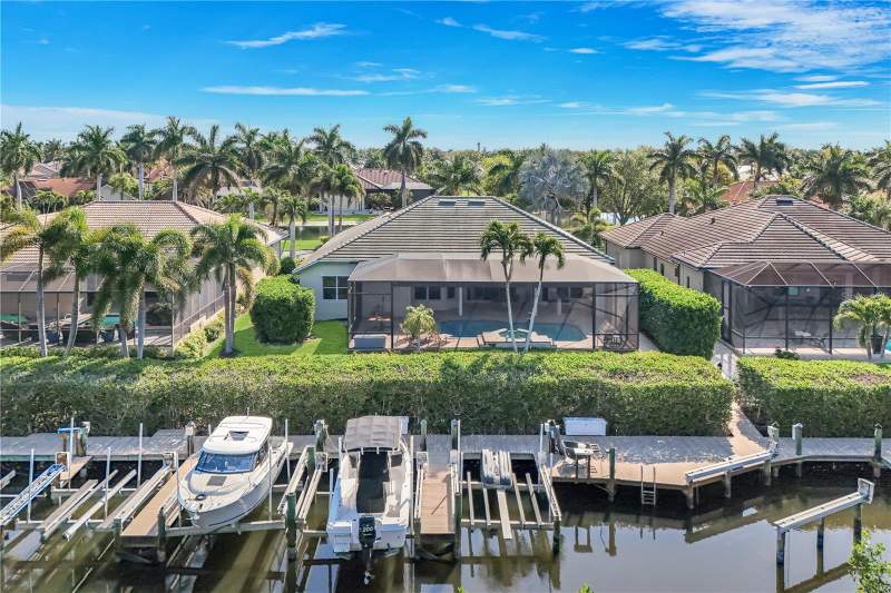 3 bedroom Single Family Residence at 15930 Catalpa Cove Drive, Catalpa Cove Sub, Fort Myers — photo 4