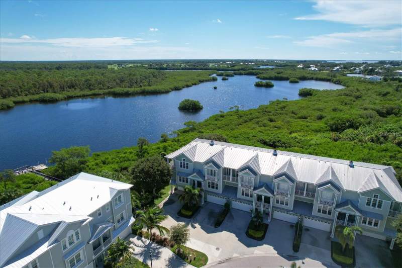 4 bedroom Townhouse at 10360 Longshore Road #66, Landings/Coral Crk, Placida — photo 4