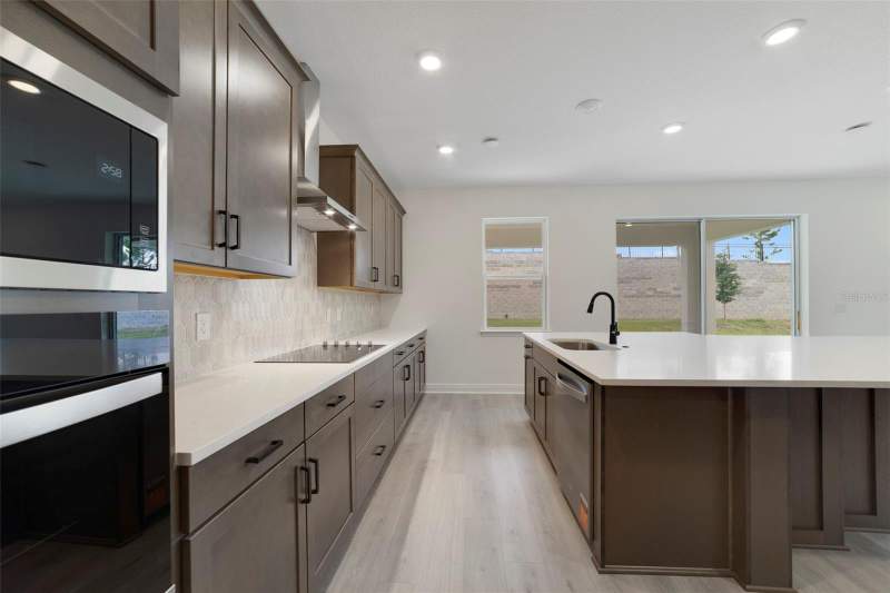 5 bedroom Single Family Residence at 464 VENETO CIRCLE, VINTNER RESERVE, CLERMONT — photo 3