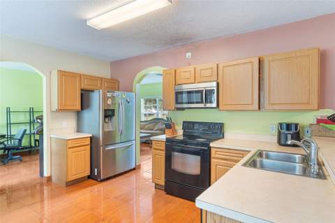1139 Cambourne Drive, Kissimmee FL - photo 8 of 28