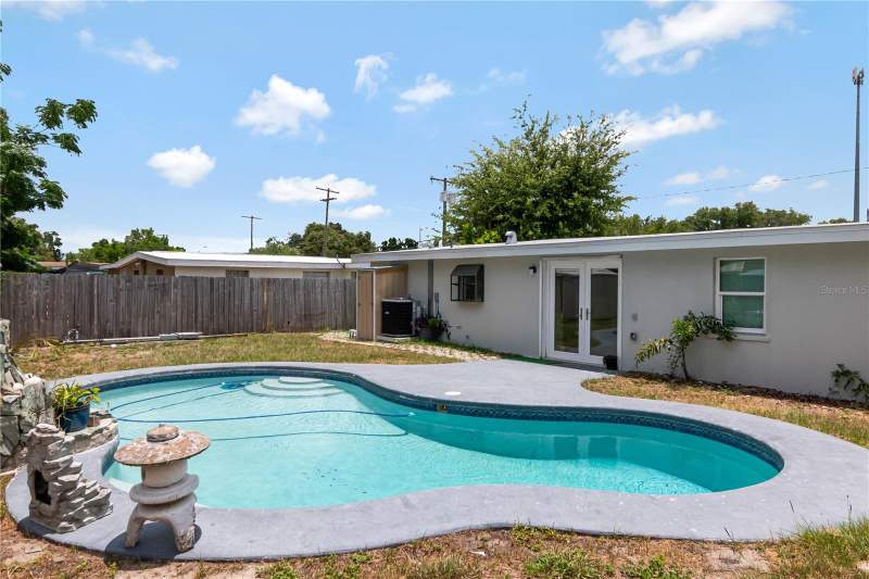 3 bedroom Single Family Residence at 2216 E 109th Avenue, Sherwood Heights Unit 1, Tampa — photo 2