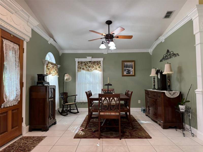 4 bedroom Single Family Residence at 9814 Oslin Street, Elliott & Harrison Sub, Tampa — photo 3