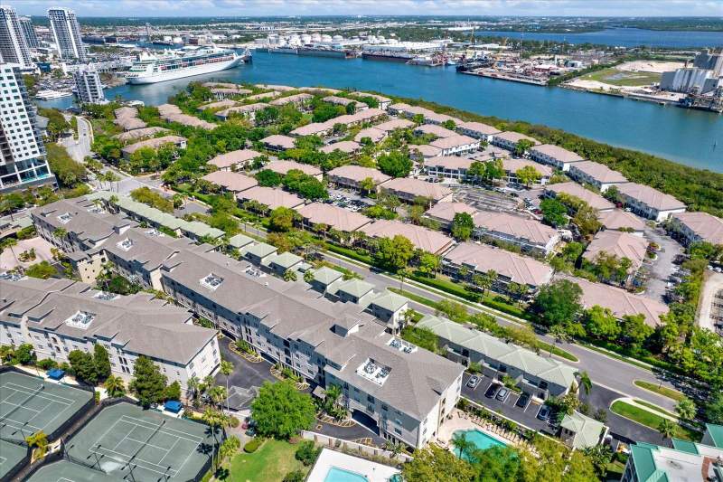 501 KNIGHTS RUN AVE #1234 home for sale in Harbour Place City Homes A Con