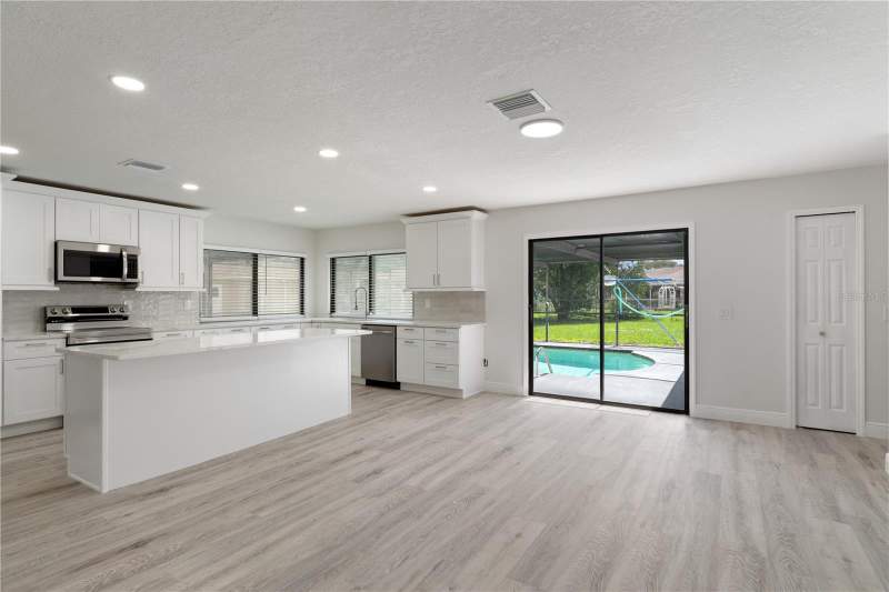 3 bedroom Single Family Residence at 10380 Lafoy Road, Spring Hill, Spring Hill — photo 4