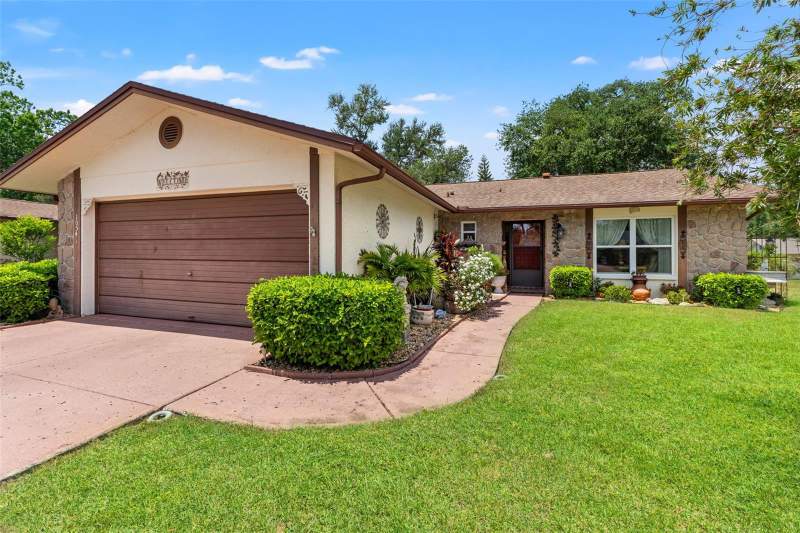 2 bedroom Single Family Residence at 10541 Green Meadow Lane, San Clemente Village, Port Richey — photo 2
