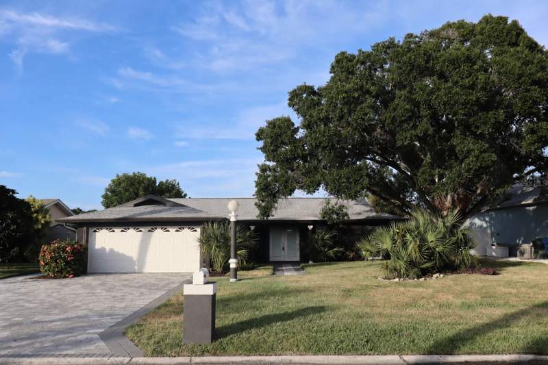 1019 SPINDLE PALM WAY home for sale in Apollo Beach