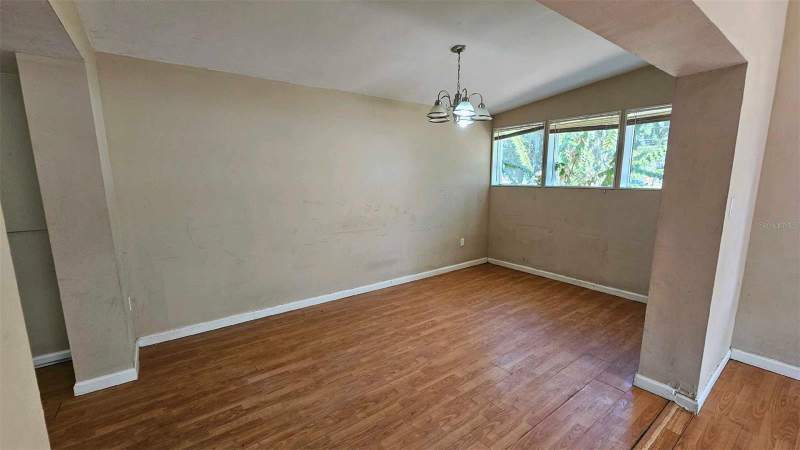 4 bedroom Single Family Residence at 1017 Cypress Street, Acreage & Unrec, Leesburg — photo 5