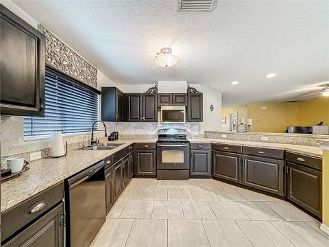 11112 Hidden Breeze Drive, Wimauma FL - photo 17 of 41