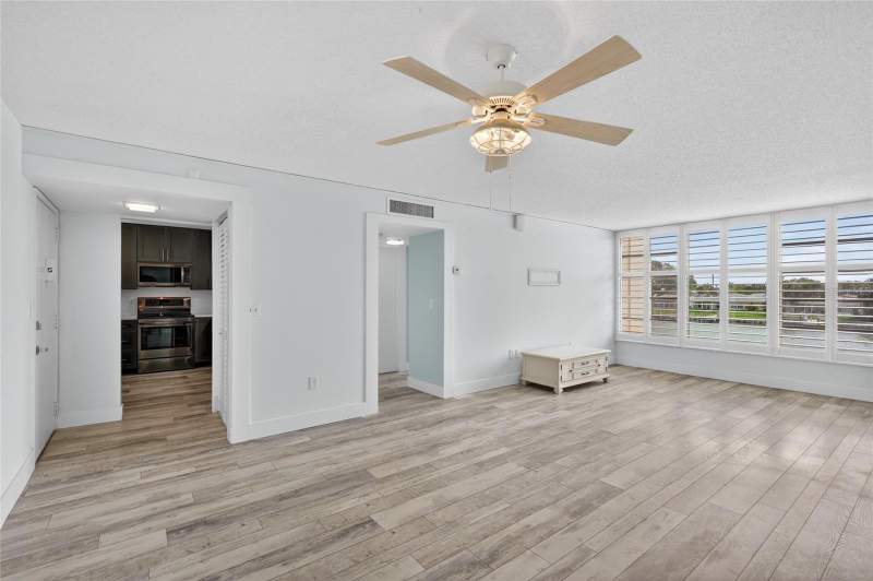 1 bedroom Condominium at 7465 Bay Island Drive #217, Bay Island Group 3, South Pasadena — photo 2