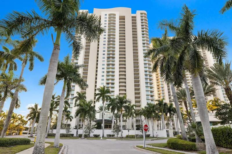 2 bedroom Condominium at 3000 Oasis Grand Boulevard #1002, Oasis Tower 01, Fort Myers — photo 5