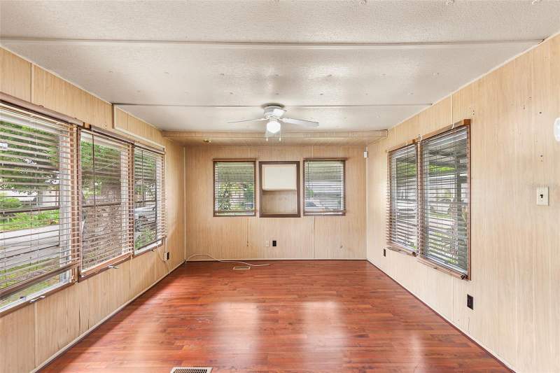 1 bedroom Mobile Home at 114 Lakeside Dr, Auburndale, Auburndale — photo 5