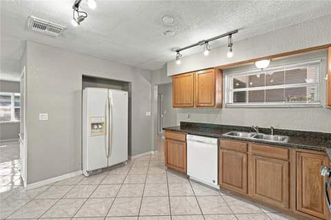 4260 Narvarez Way, St Petersburg FL - photo 15 of 56