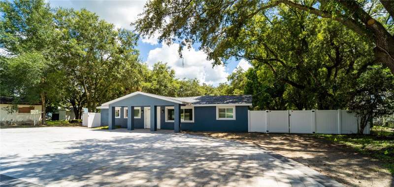 4 bedroom Single Family Residence at 39352 County Road 54, Zephyrhills Colony Co, Zephyrhills — photo 4