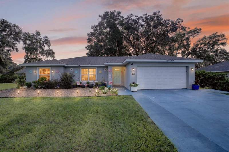3 bedroom Single Family Residence at 10097 SW 78th Court, Hidden Lake Un IV, Ocala — photo 2