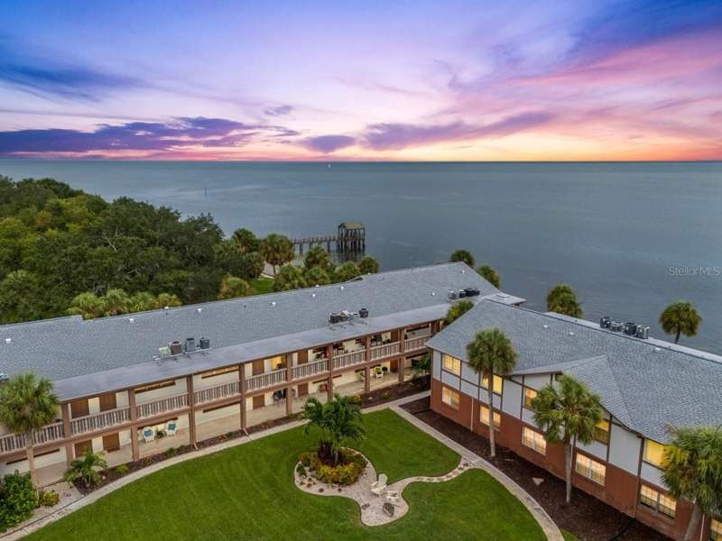 1 bedroom Condominium at 650 Pinellas Point Drive #122, Velvet Cloake Condo, St Petersburg — photo 2